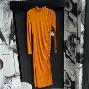 NWT Camila Coelho Orange Ruched Dress - Size Large, Gorgeous!